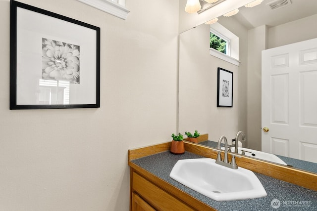 212 27th Ave E, Seattle, WA 98112 - bathroom with vanity