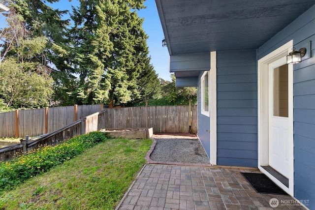 212 27th Ave E, Seattle, WA 98112 - view of yard featuring a patio area
