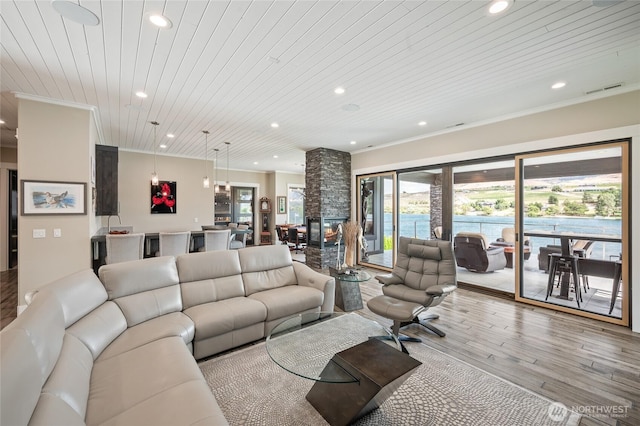 106 Shypoke Pl, Entiat, WA 98822 - living room featuring recessed lighting, wooden ceiling, wood finished floors, and ornamental molding