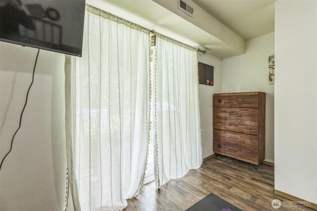 642 Sprague Valley Dr, Maple Falls, WA 98266 - detailed view of wood finished floors and baseboards