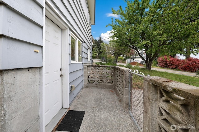 1642 Browns Point Blvd, Tacoma, WA 98422 - view of patio / terrace
