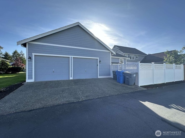 1436 Latham Ct, Dupont, WA 98327 - view of detached garage