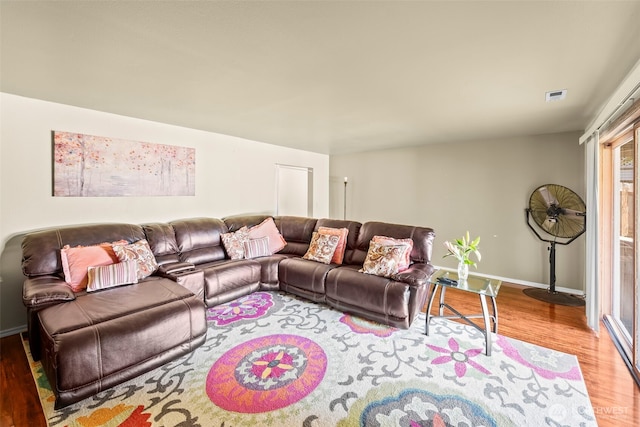 32232 7th Ave SW, Federal Way, WA 98023 - living area featuring wood finished floors and baseboards