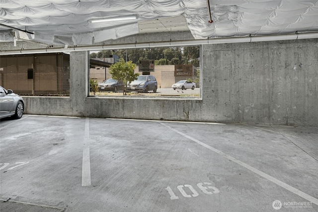 827 Hiawatha Pl S Unit 405, Seattle, WA 98144 - view of parking garage