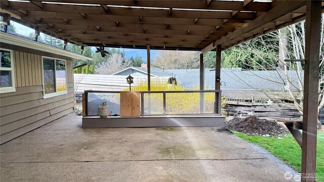 13676 197th Ave SE, Renton, WA 98059 - view of patio / terrace