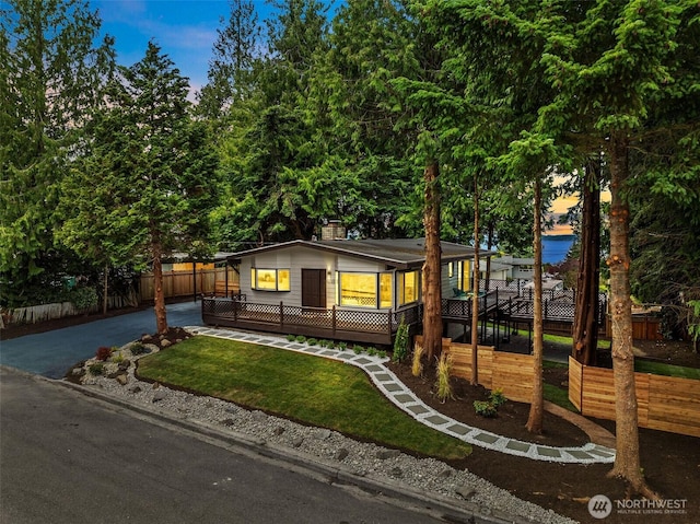 638 SW 299th Pl, Federal Way, WA 98023 - view of front of home featuring driveway