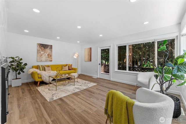 638 SW 299th Pl, Federal Way, WA 98023 - living room featuring recessed lighting and wood finished floors