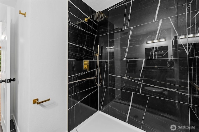 638 SW 299th Pl, Federal Way, WA 98023 - full bathroom with a tile shower
