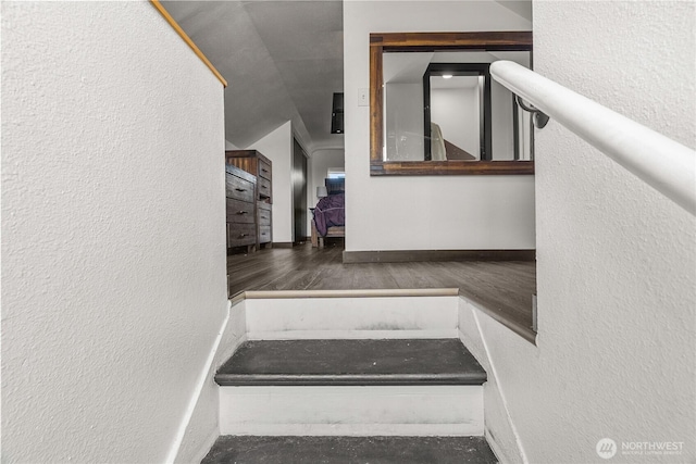 908 N Jeffries St, Aberdeen, WA 98520 - stairs featuring a textured wall, wood finished floors, and vaulted ceiling