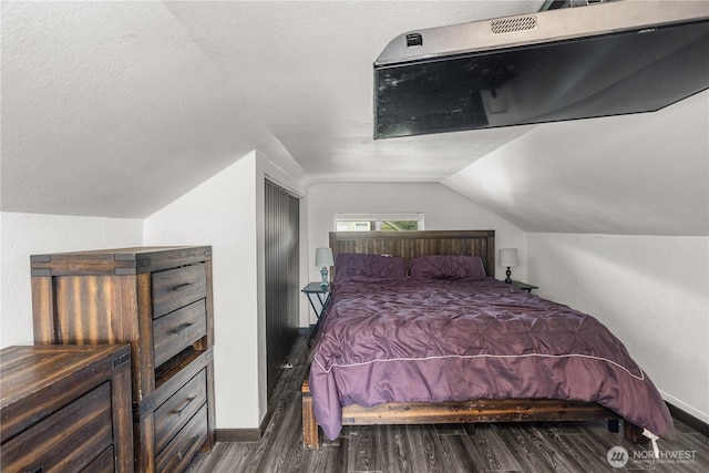 908 N Jeffries St, Aberdeen, WA 98520 - bedroom featuring lofted ceiling and wood finished floors