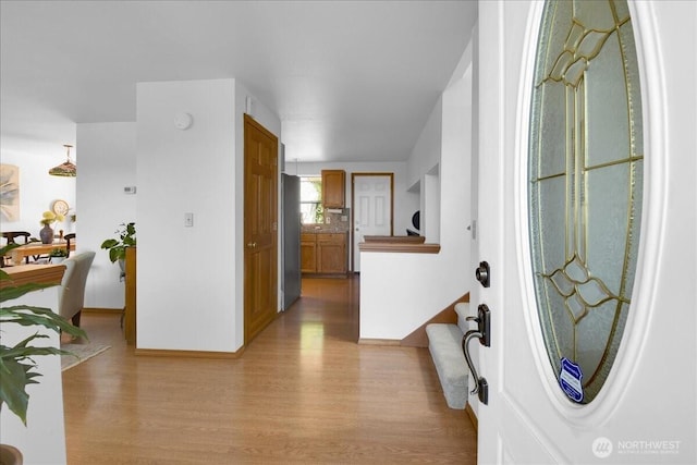 8929 48th Pl W, Mukilteo, WA 98275 - foyer featuring light wood-style flooring and baseboards