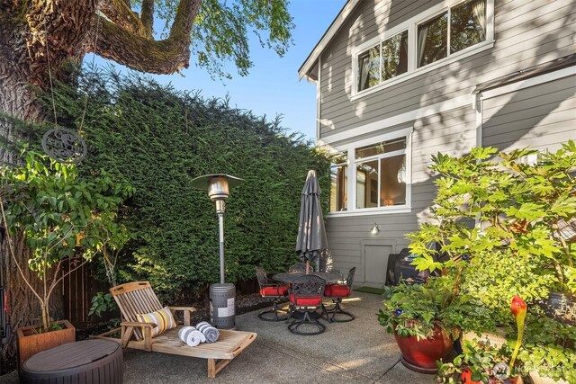 5613 21st Ave SW, Seattle, WA 98106 - view of patio featuring outdoor dining space