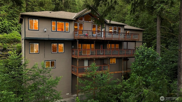 8 Southern Ct, Bellingham, WA 98229 - back of property featuring a balcony and a view of trees