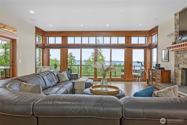 3430 Sevenich Dr, Everett, WA 98201 - living room with wood finished floors and recessed lighting