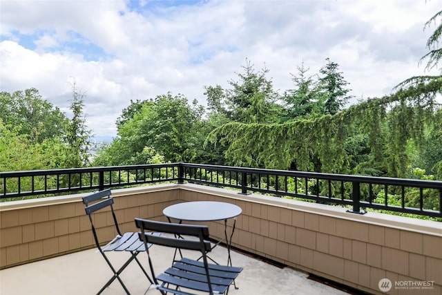 3430 Sevenich Dr, Everett, WA 98201 - view of balcony
