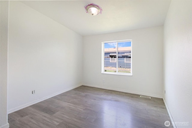 524 New Gate Dr, Prosser, WA 99350 - spare room with wood finished floors and baseboards