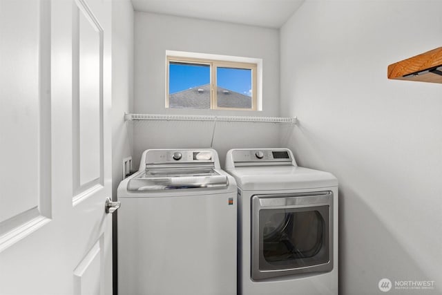 1900 Weaver Rd Unit C106, Snohomish, WA 98290 - laundry area featuring washer and clothes dryer