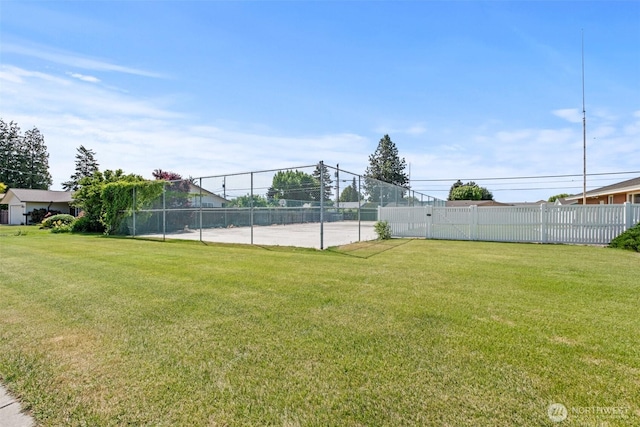 742 I St SW, Quincy, WA 98848 - view of tennis court