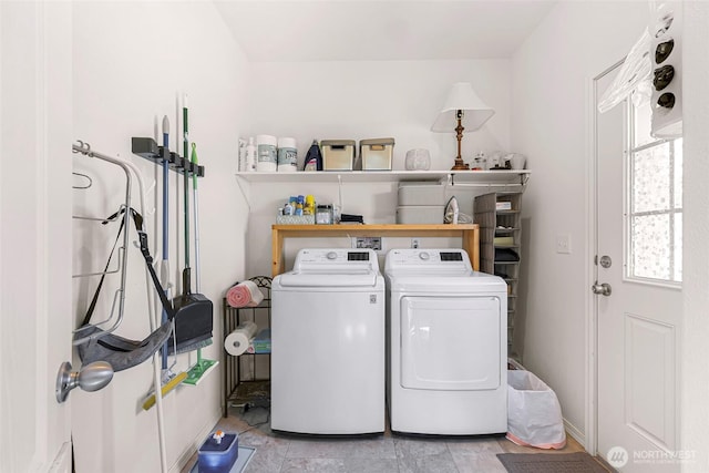 8412 Richard Way, Blaine, WA 98230 - laundry area featuring washing machine and dryer