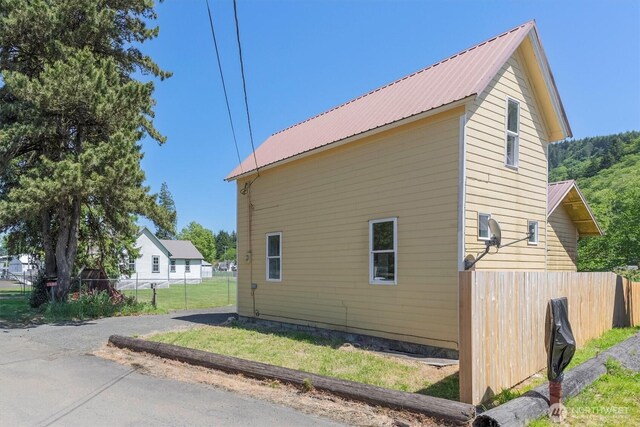 12 Fairgrounds Rd, Skamokawa, WA 98647 - view of side of property with metal roof