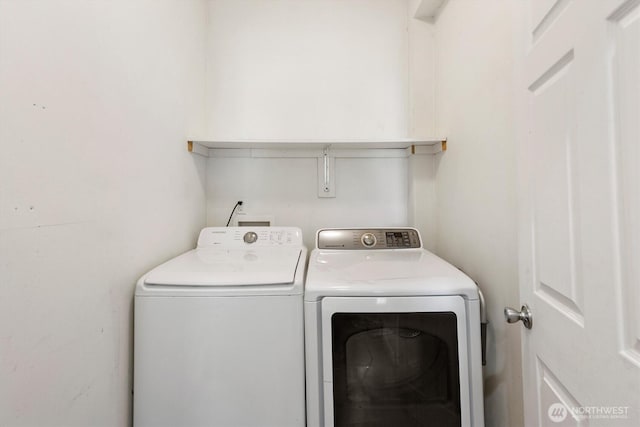 12 Fairgrounds Rd, Skamokawa, WA 98647 - laundry area featuring independent washer and dryer