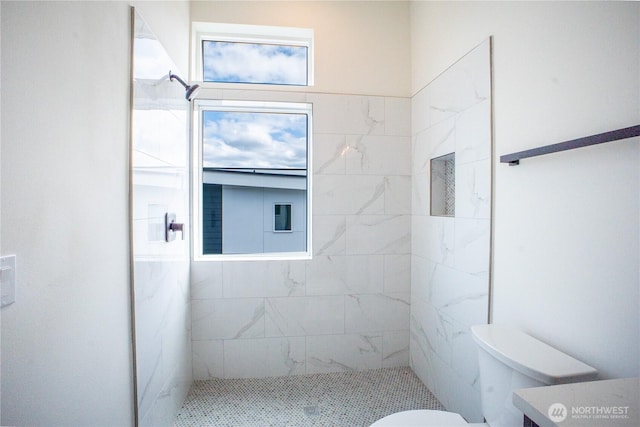 12215 Des Moines Memorial Dr S Unit A, Burien, WA 98168 - full bathroom featuring a tile shower
