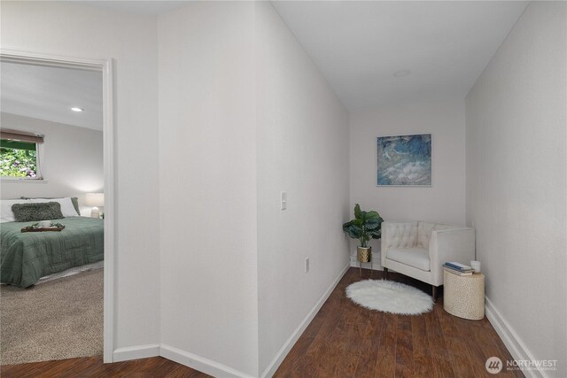 5505 Windemere Dr SE, Olympia, WA 98501 - living area featuring wood finished floors and baseboards