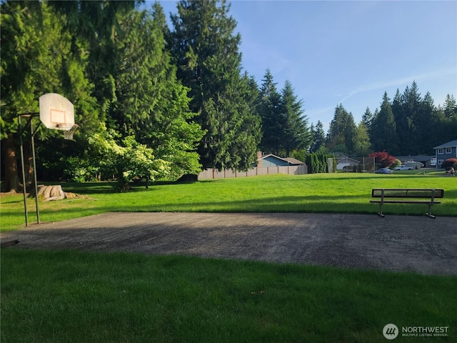 5505 Windemere Dr SE, Olympia, WA 98501 - surrounding community with a yard and community basketball court