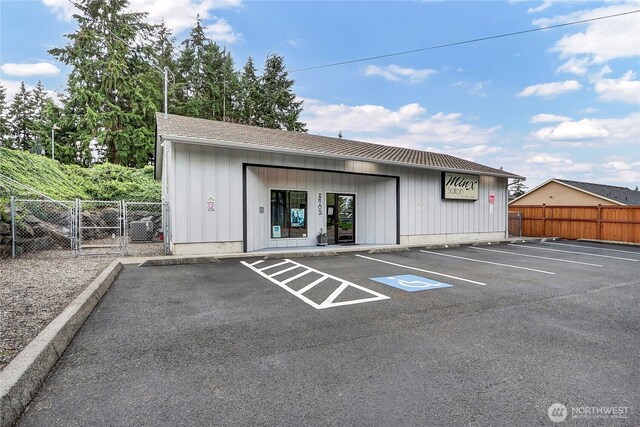 8402 57th Ave E, Puyallup, WA 98371 - view of uncovered parking lot