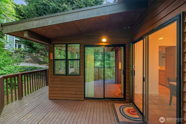 4119 NE 142nd St, Seattle, WA 98125 - view of wooden terrace