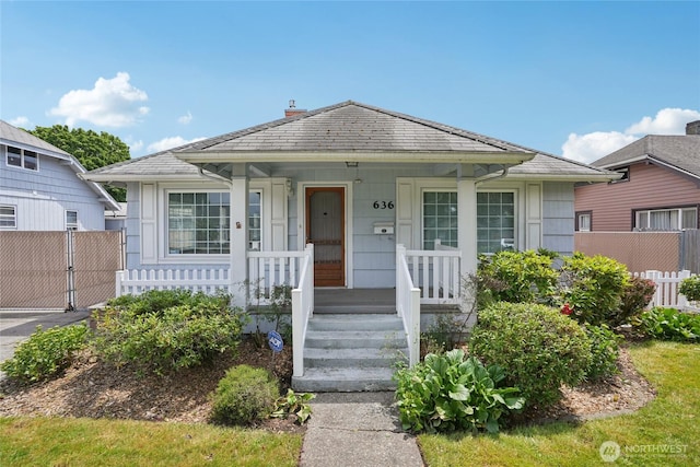 636 20th Ave, Longview, WA 98632 - bungalow-style house featuring covered porch