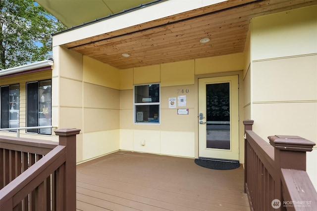 740 4th Ave NW, Issaquah, WA 98027 - entrance to property featuring a wooden deck