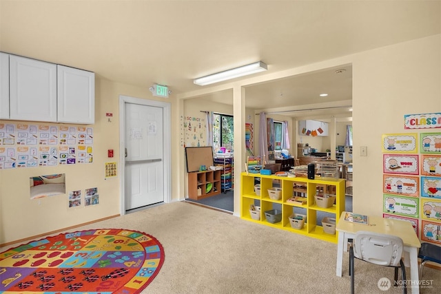 740 4th Ave NW, Issaquah, WA 98027 - recreation room with carpet flooring