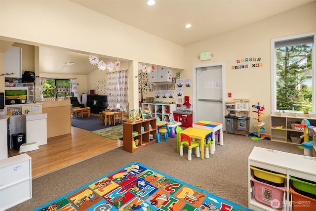 740 4th Ave NW, Issaquah, WA 98027 - playroom featuring carpet floors, healthy amount of natural light, and recessed lighting