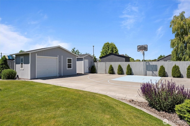 7690 Mcdougall Ave NE, Moses Lake, WA 98837 - view of sport court featuring basketball court