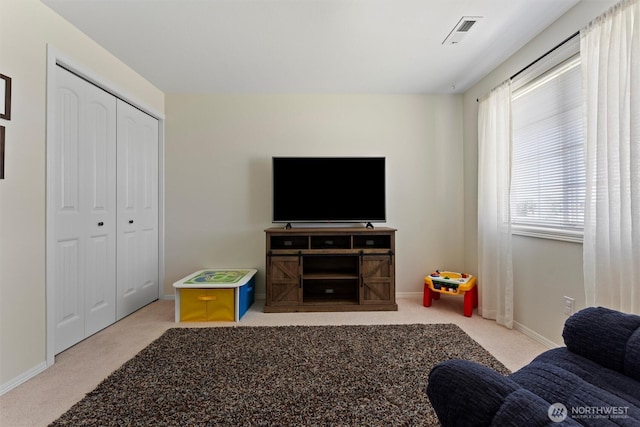 7690 Mcdougall Ave NE, Moses Lake, WA 98837 - living room featuring carpet floors and baseboards