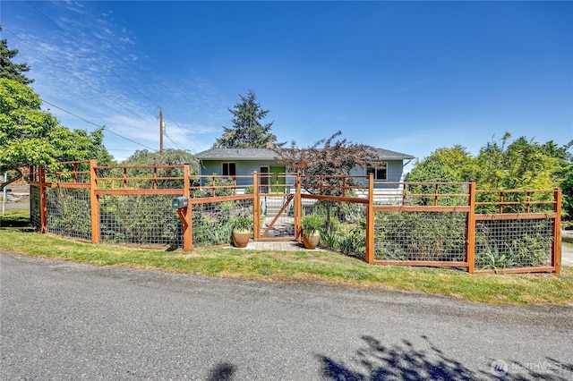 434 T St, Port Townsend, WA 98368 - view of front of home featuring a gate
