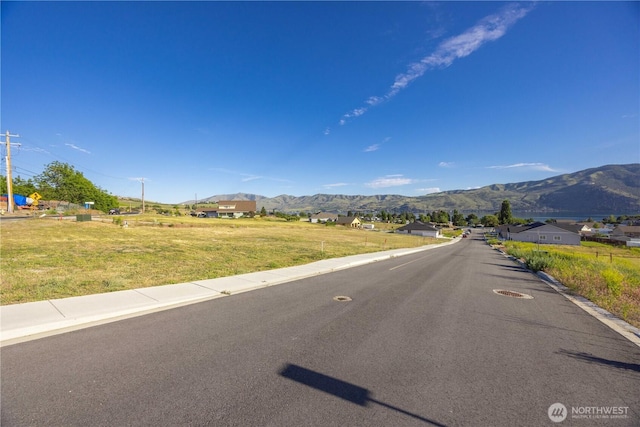 25 Sailing Hawk Ln, Manson, WA 98831