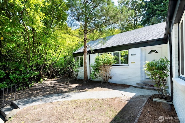2874 30th Ave W, Seattle, WA 99819 - view of yard