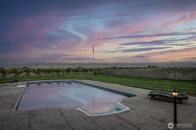 1702 Jb George Rd, Walla Walla, WA 99362 - view of swimming pool featuring a mountain view and a patio area