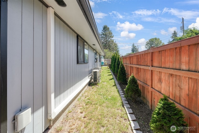 6965E E E, Tacoma, WA 98404 - view of yard