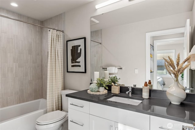 203 8th Ave W, Kirkland, WA 98033 - full bath featuring vanity, shower / bath combo with shower curtain, and toilet