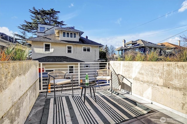 1225 E Roy St, Seattle, WA 98102 - view of wooden deck
