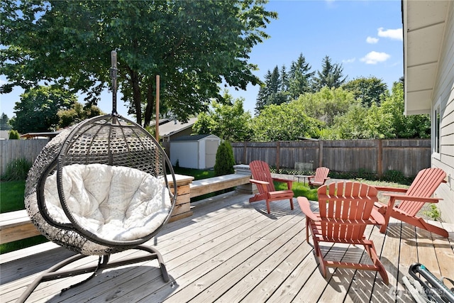 513 I St SW, Tumwater, WA 98512 - wooden deck featuring a fenced backyard