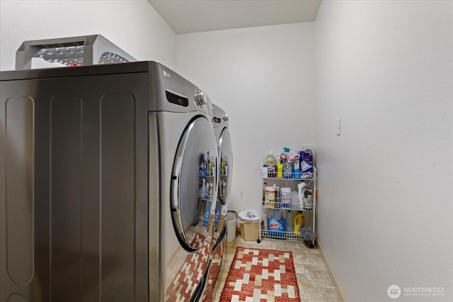 1440 Allyn Ln, Oak Harbor, WA 98277 - laundry room featuring independent washer and dryer