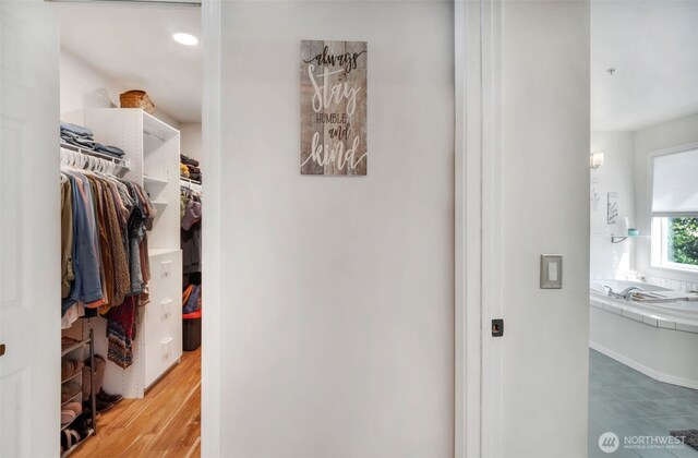 521 E Enchantment Dr, Union, WA 98592 - view of hallway