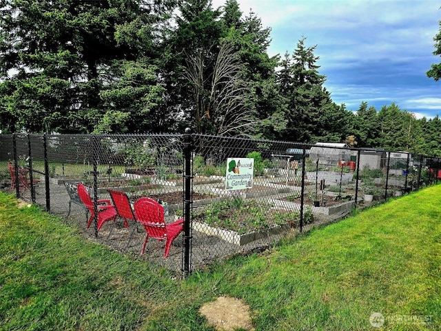 31500 33rd Pl SW Unit H101, Federal Way, WA 98023 - view of yard with a garden