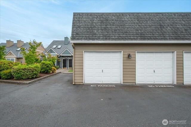 9008 NE 54th St Unit A3, Vancouver, WA 98662 - view of garage