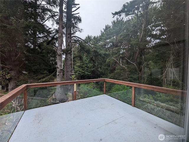 24 Nancy Ln, Copalis Beach, WA 98535 - deck featuring a patio