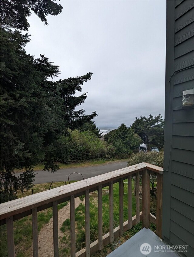 24 Nancy Ln, Copalis Beach, WA 98535 - view of balcony